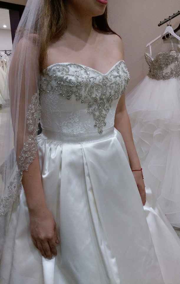 Aquí a mediados de julio volviendo a probarme vestidos