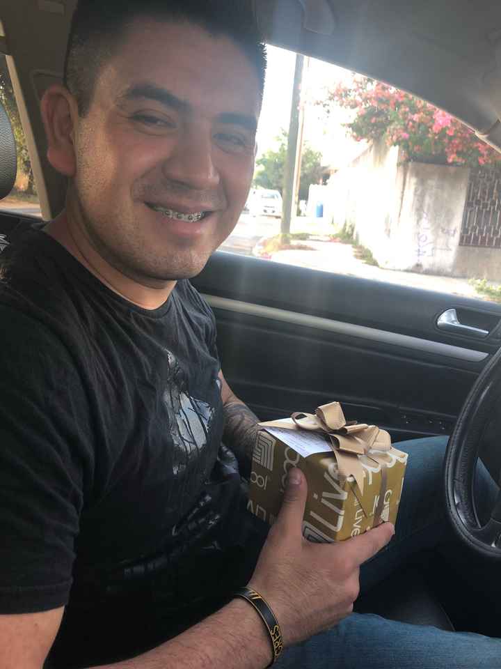 5 regalos de compromiso para el novio - 1