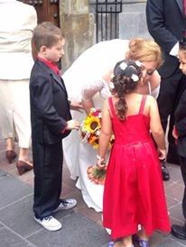 La niña de las flores