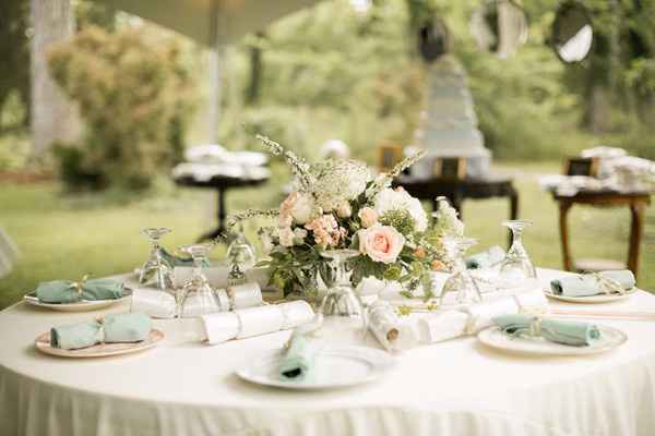 VERDE Y BLANCO CENTROS DE MESA