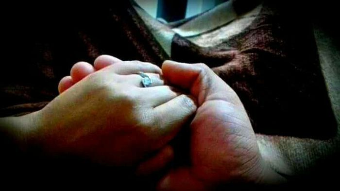 Presuman su anillo💍 - 1