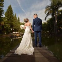 novios de espaldas
