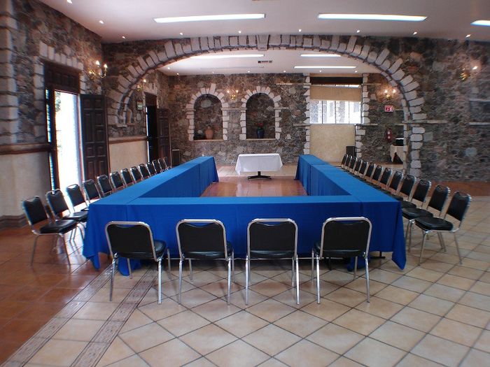 Salon, el arreglo de mesas sería distinto