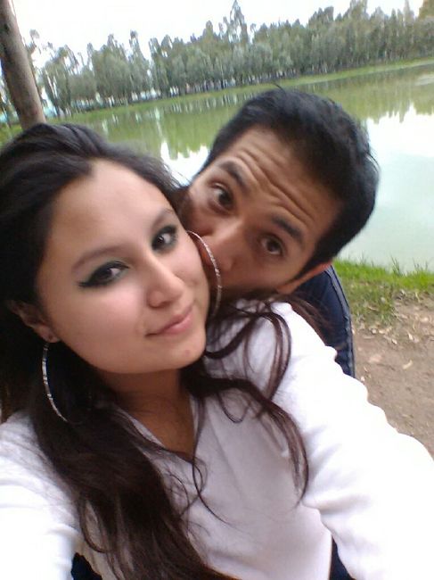Fotos con su prometido.. - 1