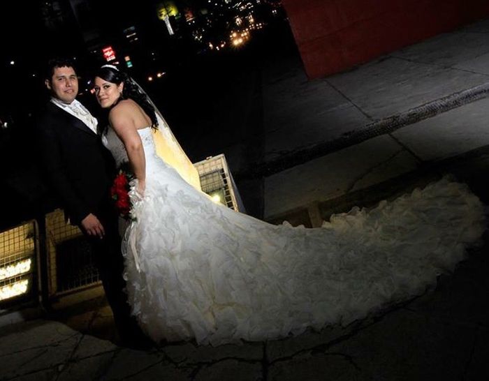 Vestido y ramo apartados a 95days - 2