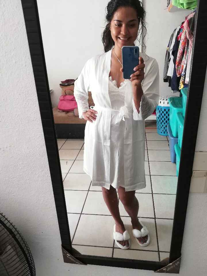 Mis batas de Aliexpress y mis pantunflas - 3