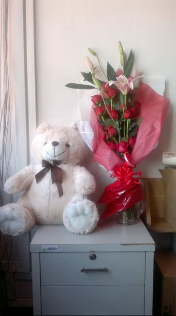 Mi regalo de 9no aniversario que llego a la offi =) 
