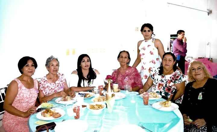 Algunas de mis vecinas que me vieron de bebé