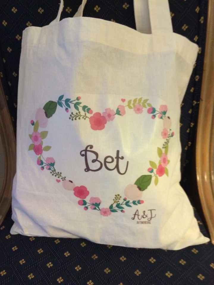 Objeto favorito durante la preparación de la boda.., - 1