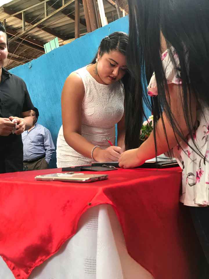 Casados ante la ley 💜🤩🤩🤩 - 3