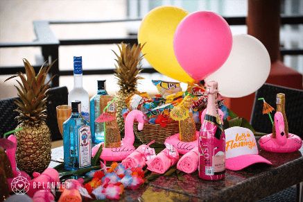 Temática Flamingos y tragos coquetos