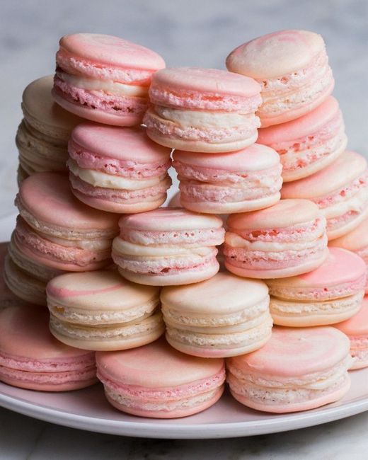 Macaron Rosa y Blanco