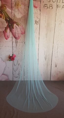 Velos de colores: nueva tendencia en novias 16
