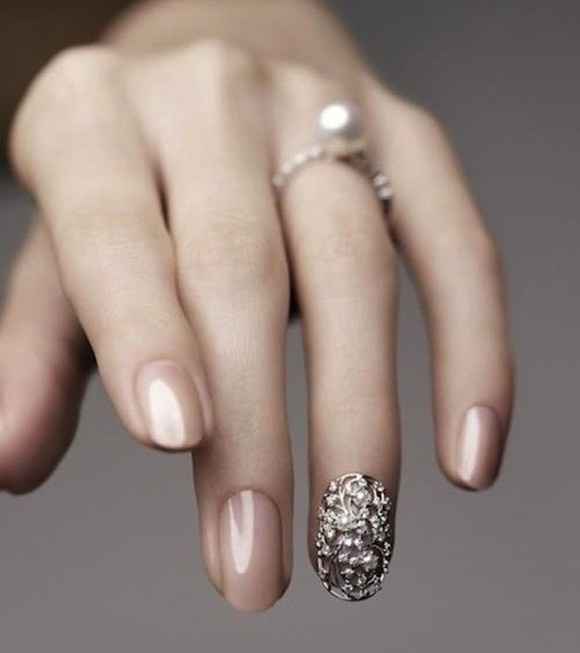 La del anillo diferente