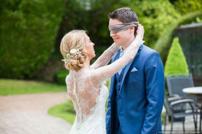 4.-Vendarle los ojos 