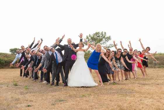 Levantemos las manos en una dirección 