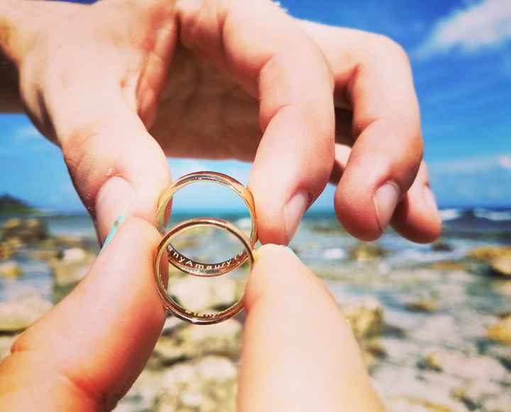 Nuestros anillos en la playa - 1