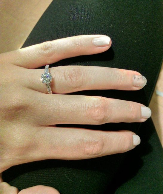 Comparte una foto de tu anillo de compromiso 15