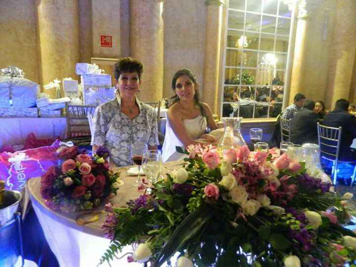 Alguién tiene fotos d su boda en color bugambilia o colores violeta? - 2