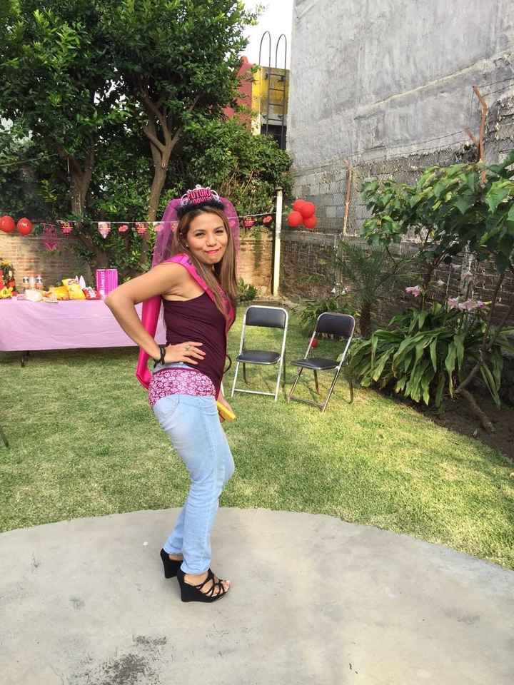 vistiendo a la novia