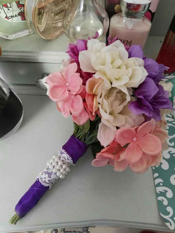 Bouttonier, tocado, ligas y ramo diy - 1