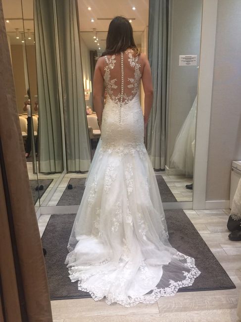 Vestidos con detalles en la espalda - 1