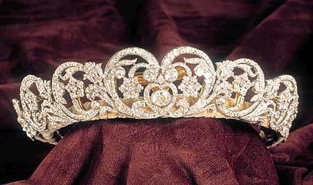 Inspo- Tiaras nupciales de las british royals 13