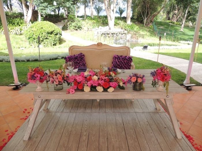 LA MESA DE LOS NOVIOS