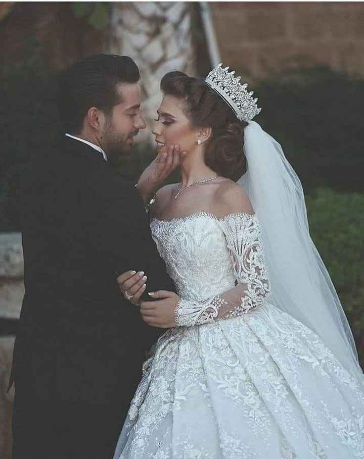 Me Siento indesisa por cual vestido escojer - 1