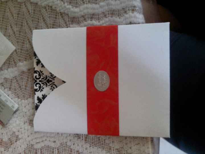 Cuanto pagaron por cada invitación? - 1