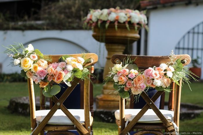 ¡Conoce los diferentes tipos de sillas para tu boda! 3