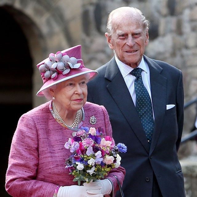 ¡La Reina Isabel II y Felipe de Edimburgo celebran  72 años de casados! 👰🤵 2