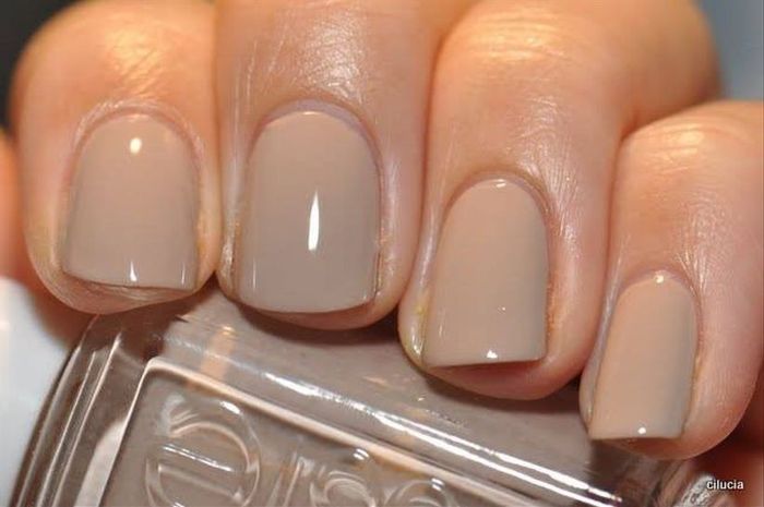 Descubre los mejores colores para uñas en verano 3