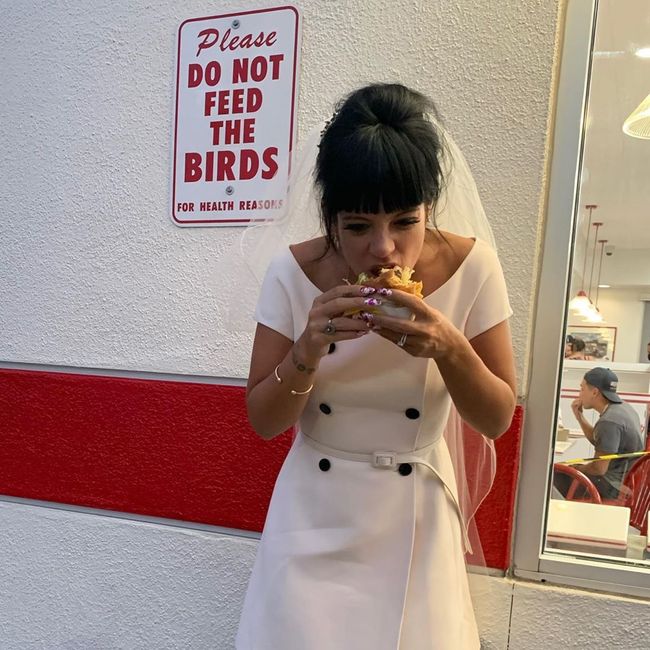 ¡Lily Allen y David Harbour de Stranger Things se casaron en Las Vegas! 4