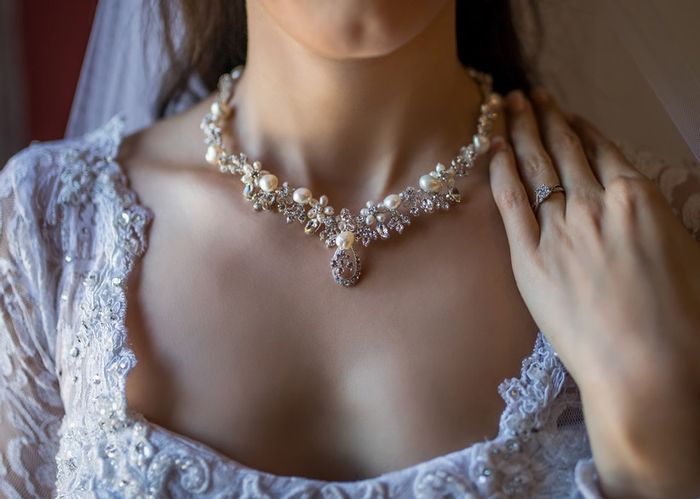 El día de la boda, ¿llevarás joyas nuevas o de la familia? 1