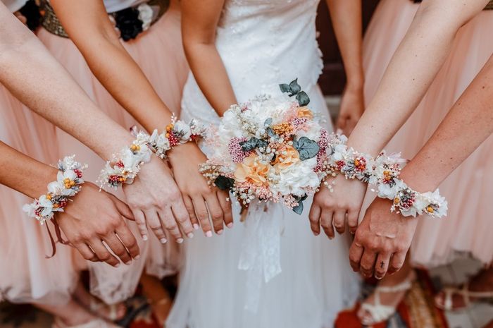 ¿Conoces los Corsages o Pulseras florales para tus damas? 3