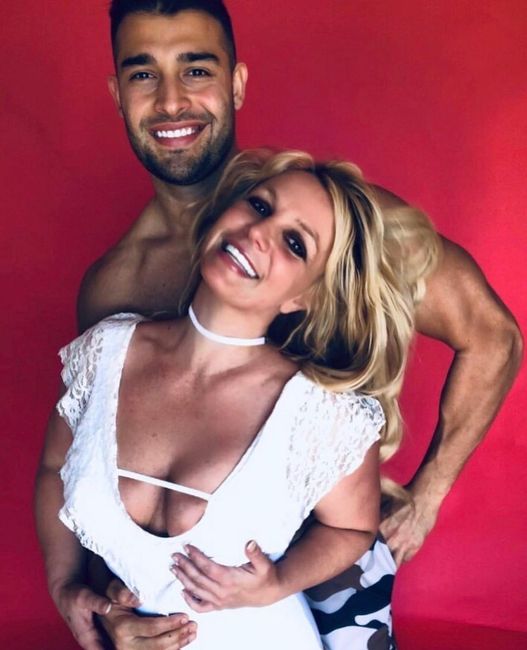 Oh Yes! She did it again! Britney Spears se acaba de comprometer! 🥰💍 2