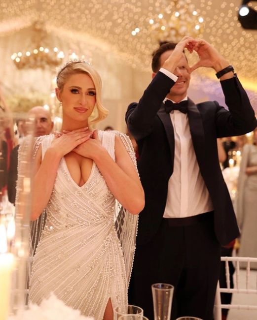 Paris Hilton luce 4 vestidos de ensueño en su boda😍💍 7