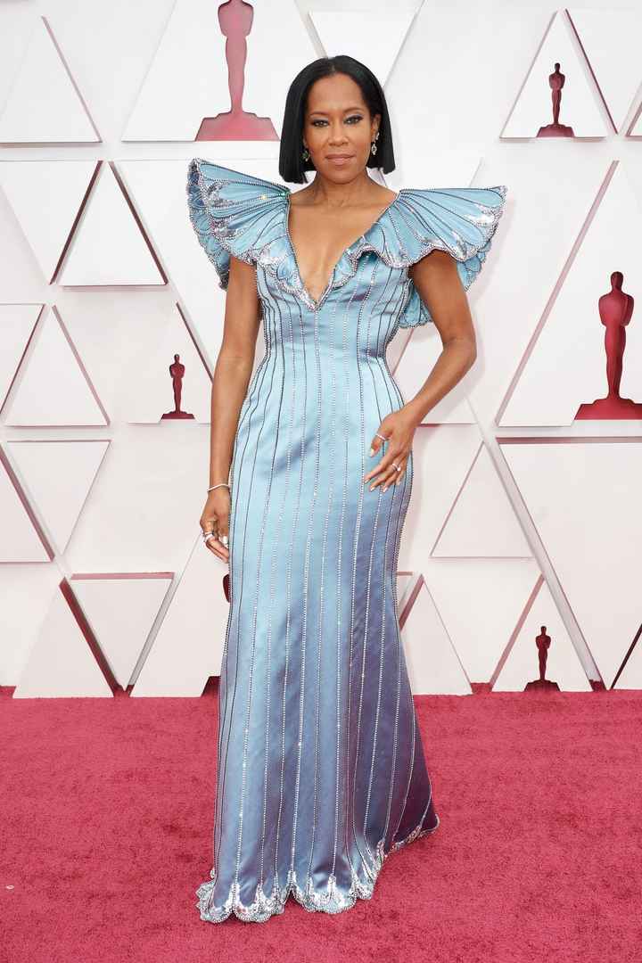 Premios Oscar 2021: ¡No te pierdas los mejores looks aquí! 👗 - 1