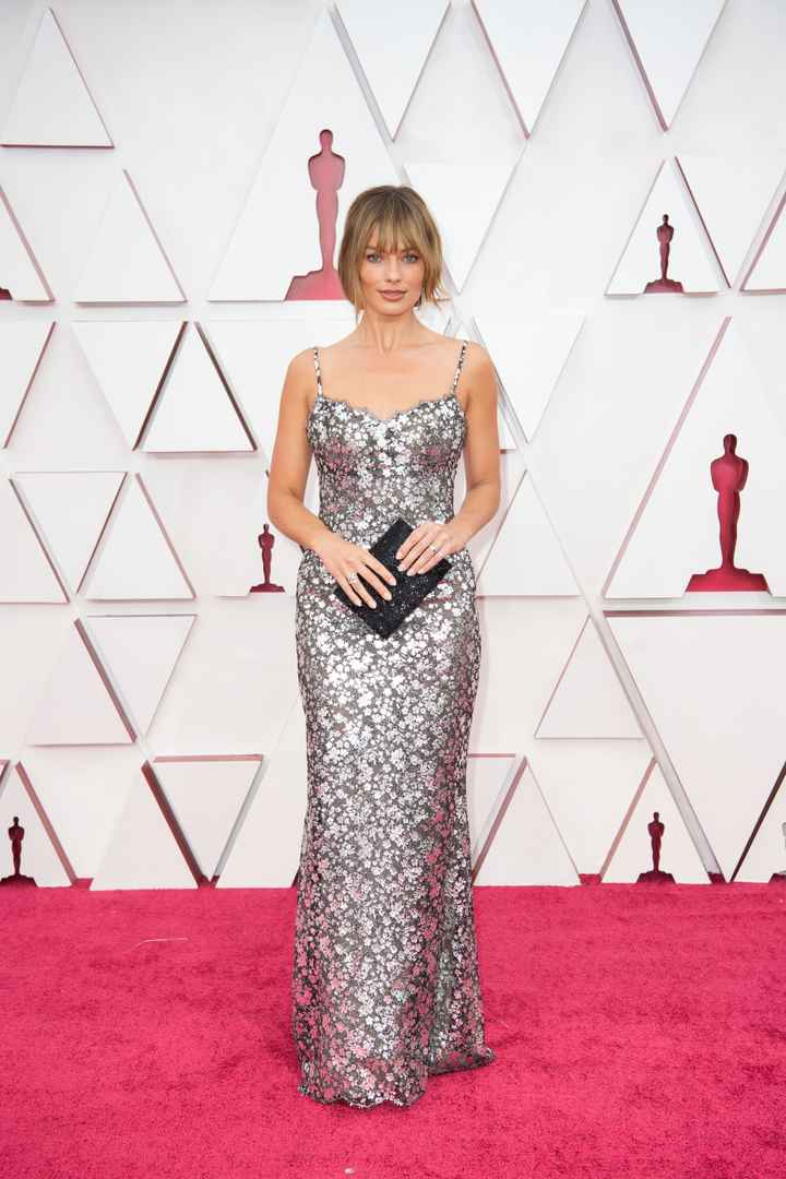 Premios Oscar 2021: ¡No te pierdas los mejores looks aquí! 👗 - 6