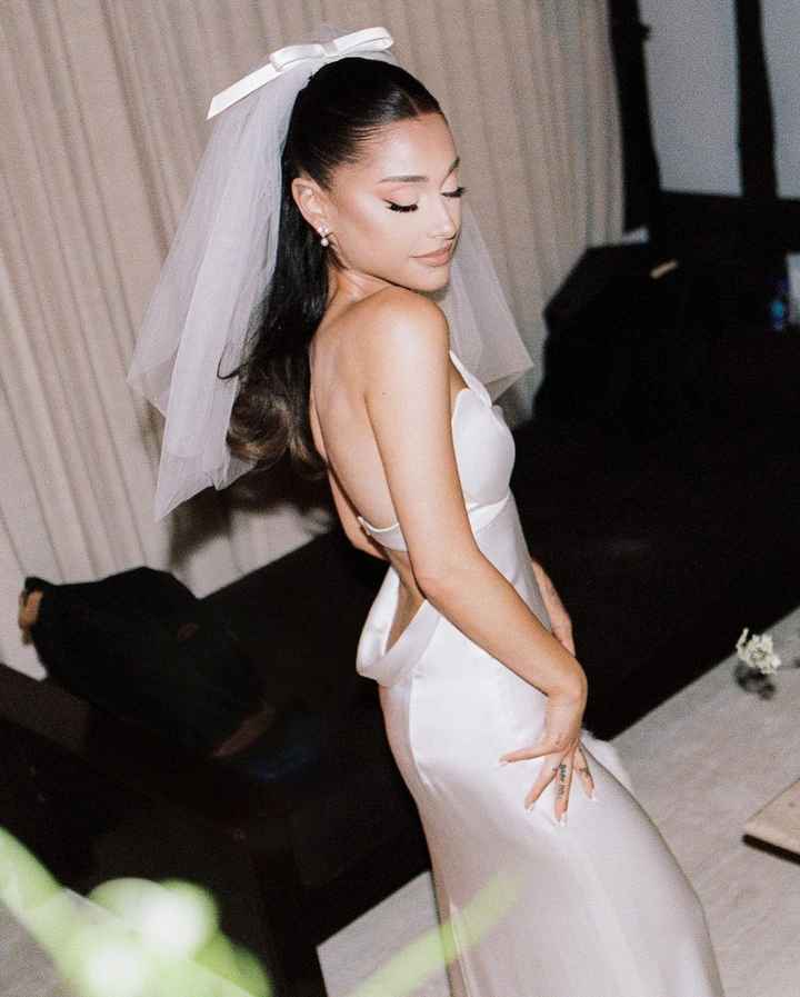 ¡No te pierdas el espectacular vestido de novia de Ariana Grande! - 3