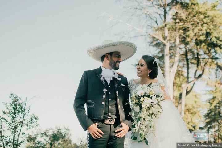 Novios con estilos charros en su boda - 7