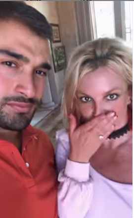 Oh Yes! She did it again! Britney Spears se acaba de comprometer! 🥰💍 - 2