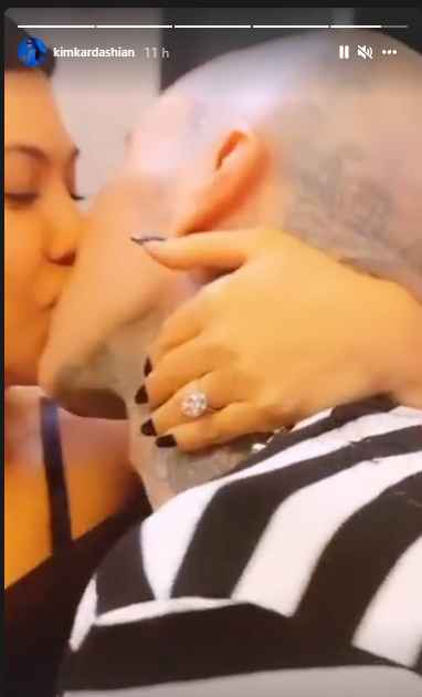 ¡Kourtney Kardashian está comprometida! - 4