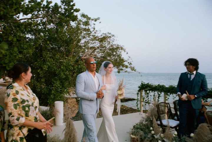 Vin Diesel entrega en el altar a la hija de Paul Walker en su boda - 1