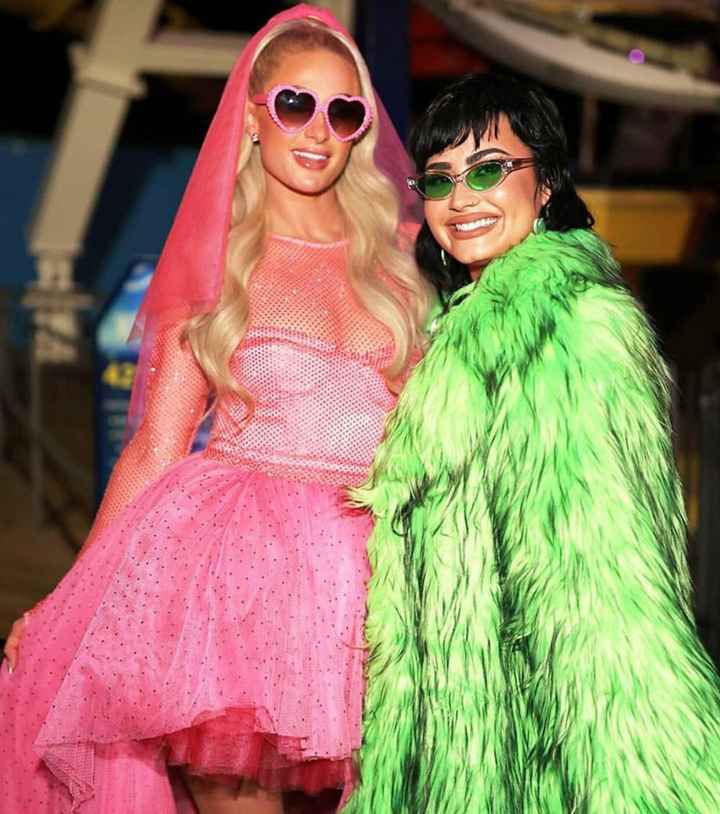 La boda Neon y Vestido de Novia Rosa de Paris Hilton! - 1