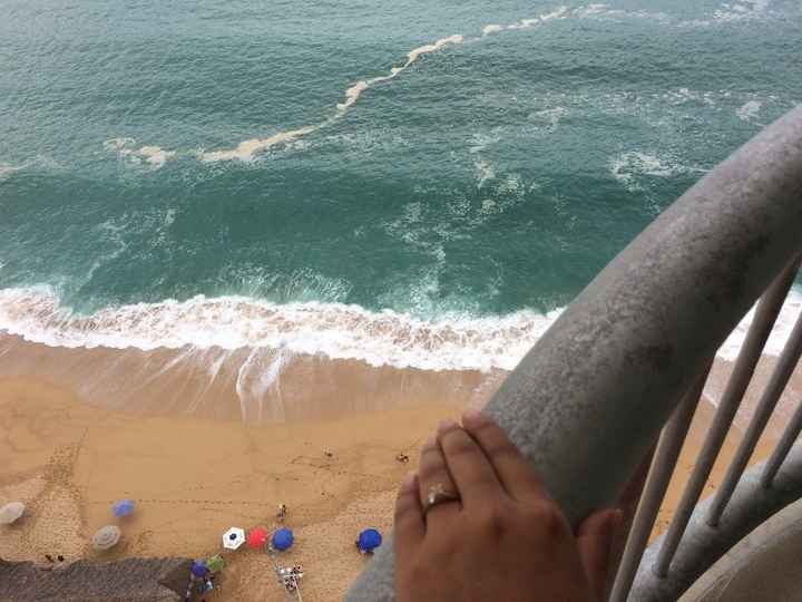 Mi anillo me lo dio en en mar