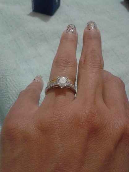 mi anillo de compromiso y de bodas