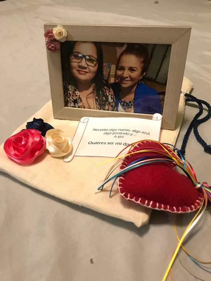 quinta dama (ella es mi madrina de XV)