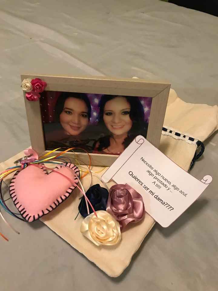 octava dama (ella y yo somos de la misma edad)